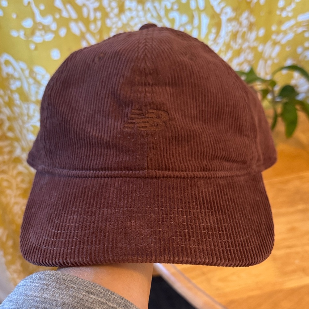 NWOT New Balance 6 Panel Corduroy Brown Strapback Hat